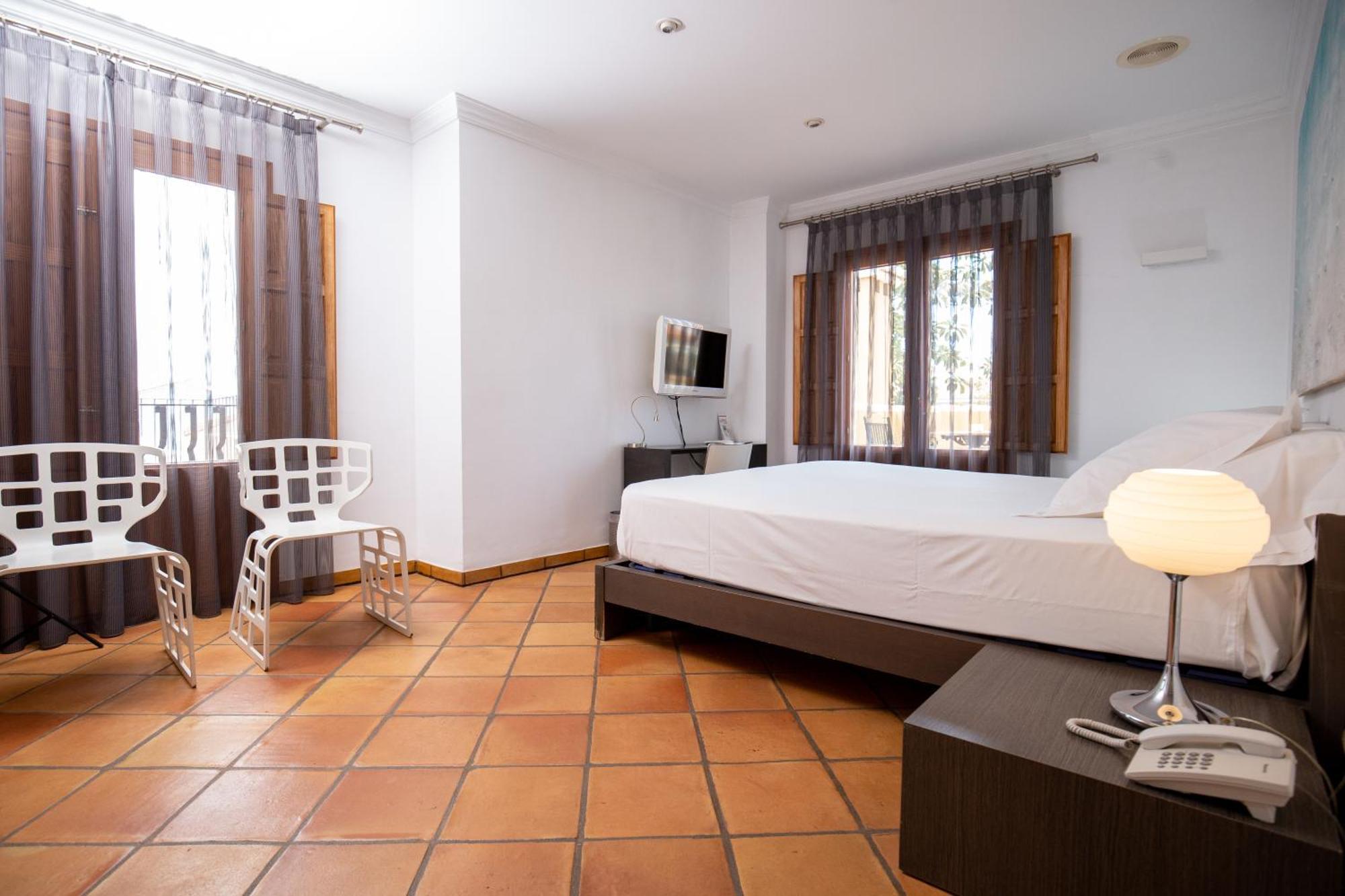 Hotel Nou Roma Дения Экстерьер фото